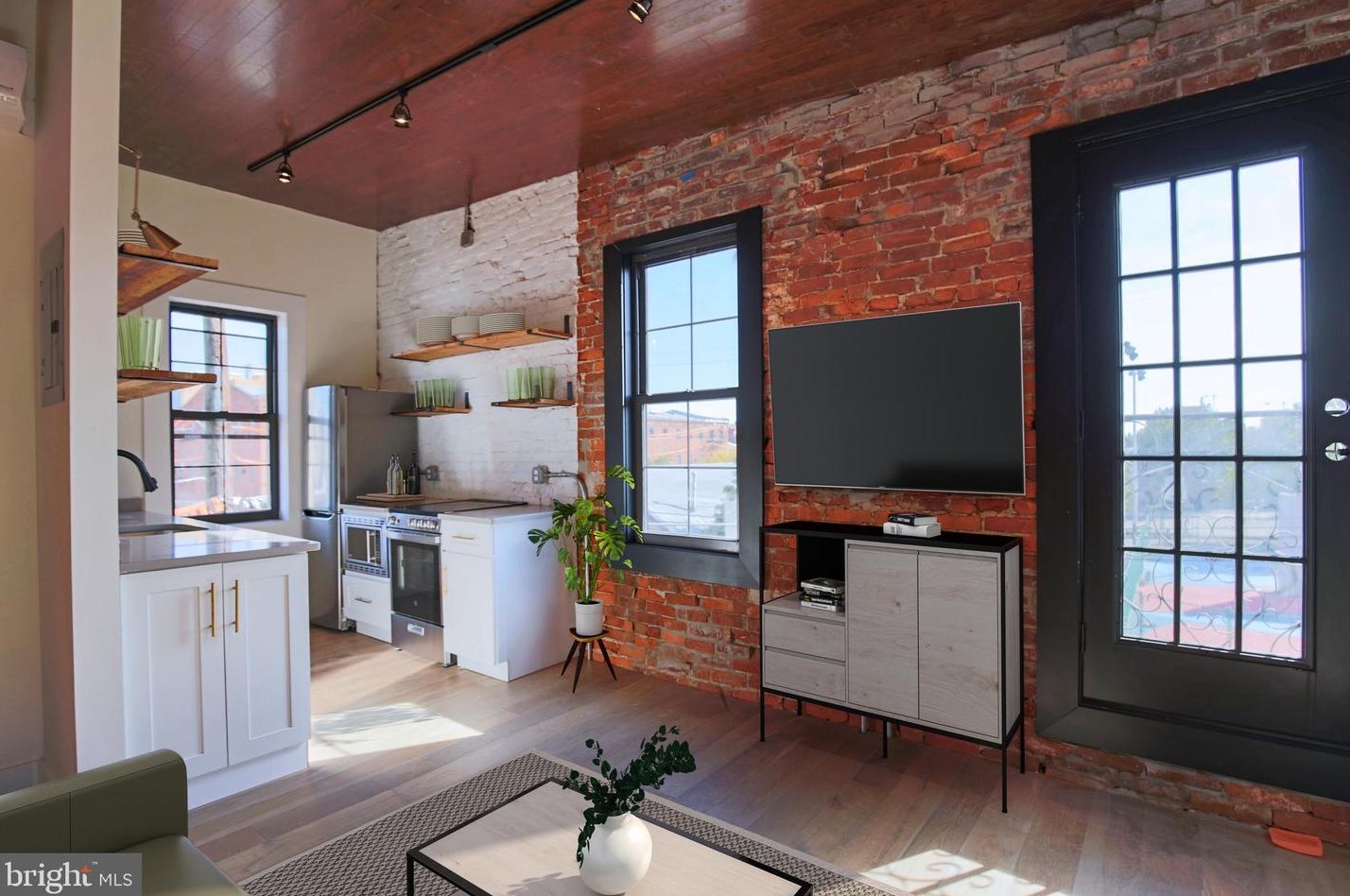 1900 Waterloo St #3, Philadelphia, PA 19122