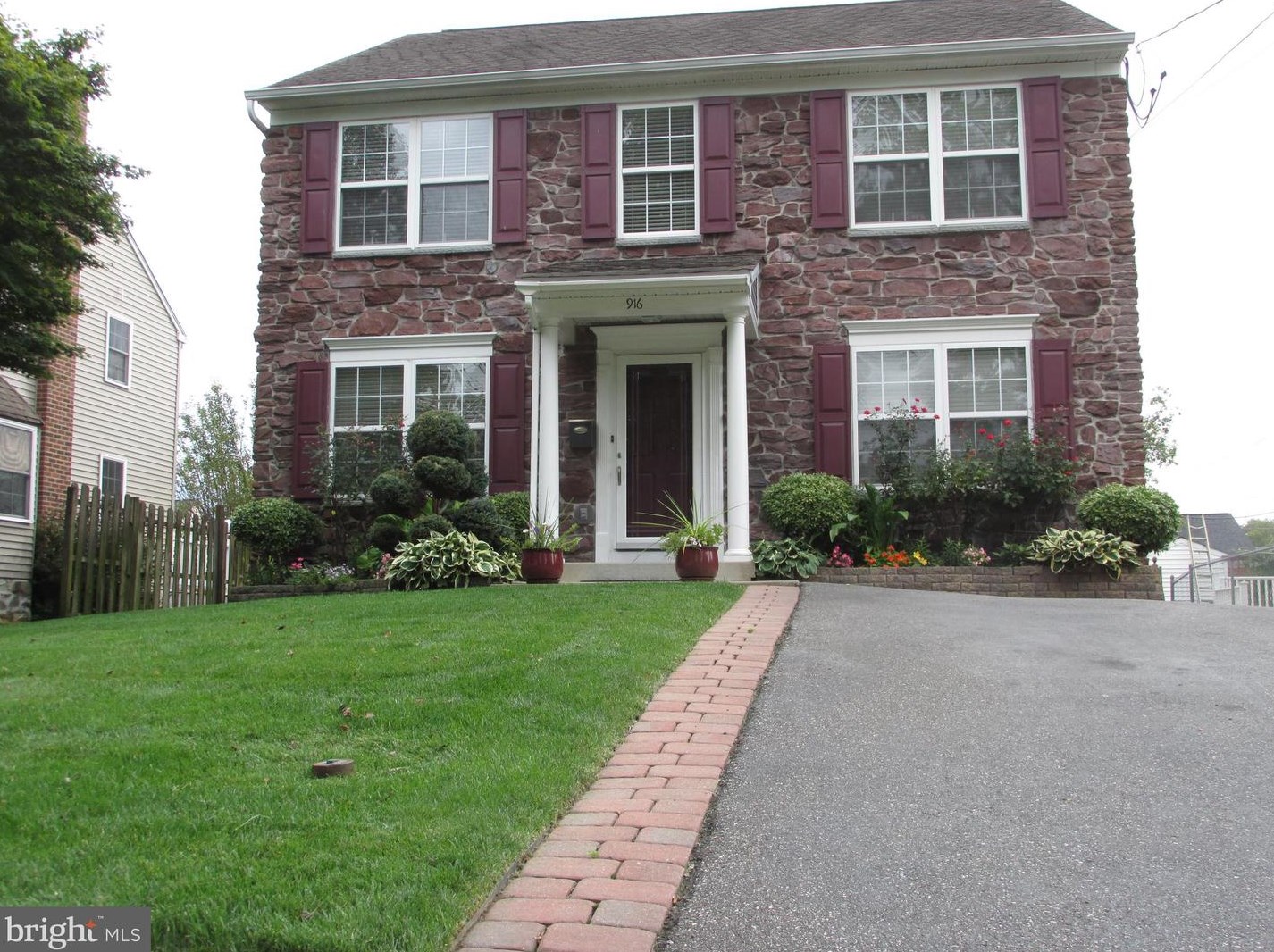 916 Napfle Ave, Philadelphia, PA 19111-3219