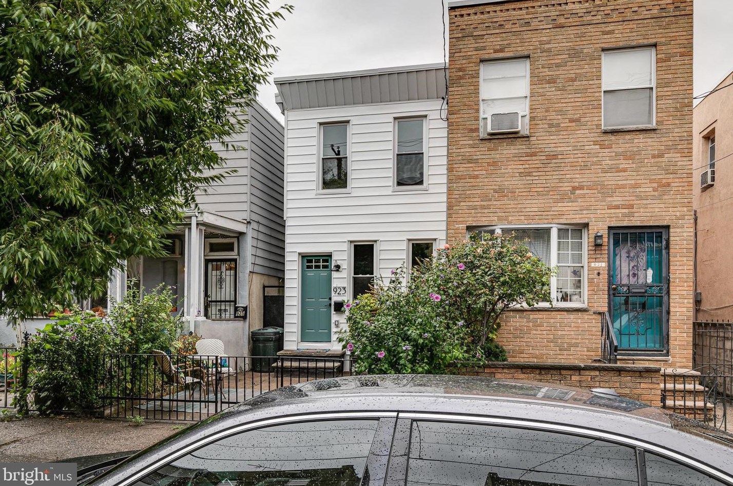 923 Tasker St, Philadelphia PA  19148-1123 exterior
