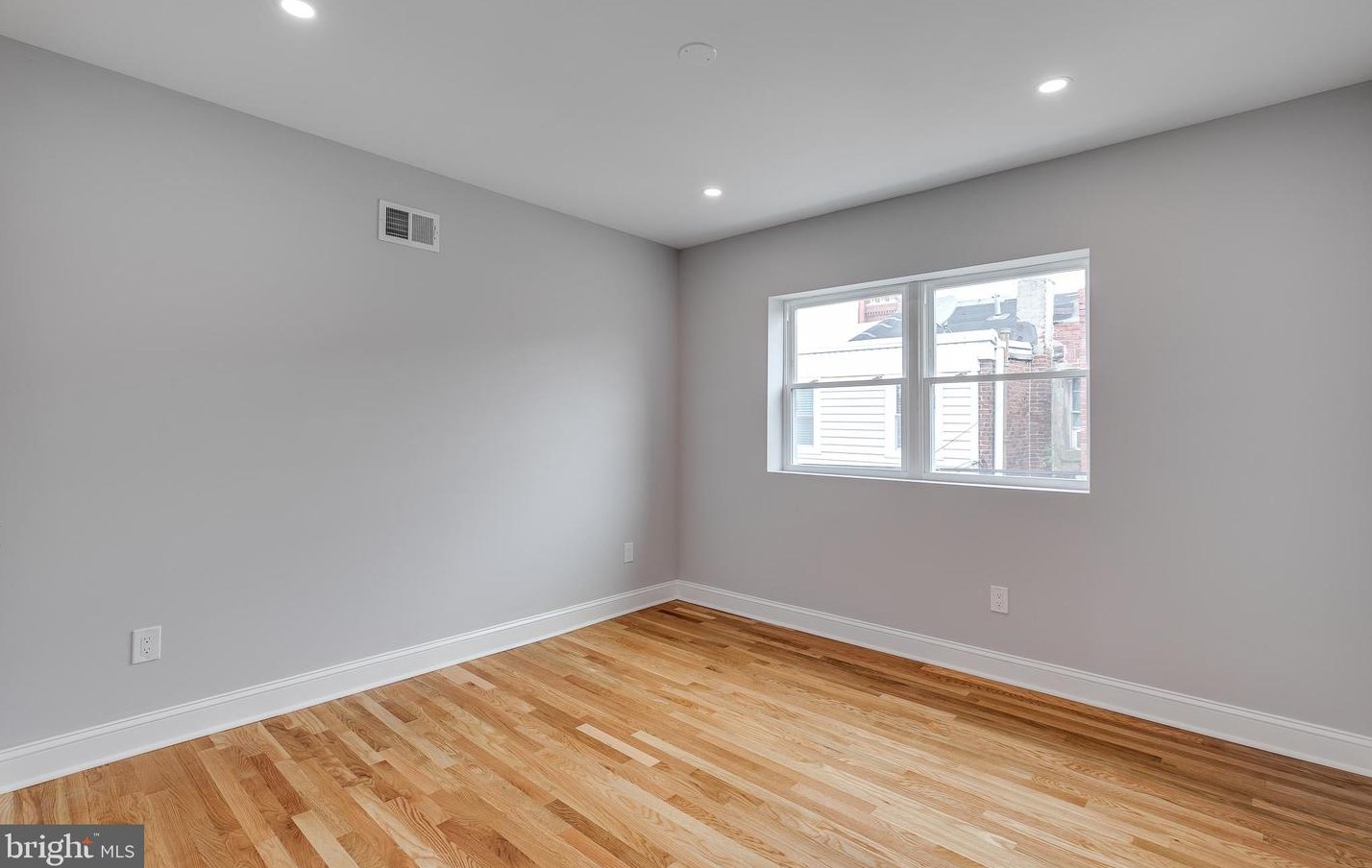 923 Tasker St, Philadelphia PA  19148-1123 exterior