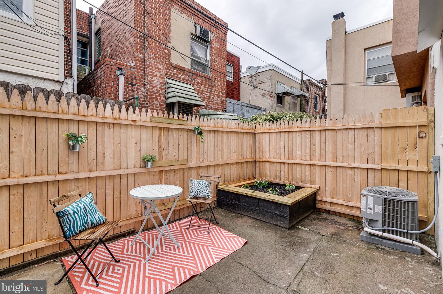 923 Tasker St, Philadelphia PA  19148-1123 exterior