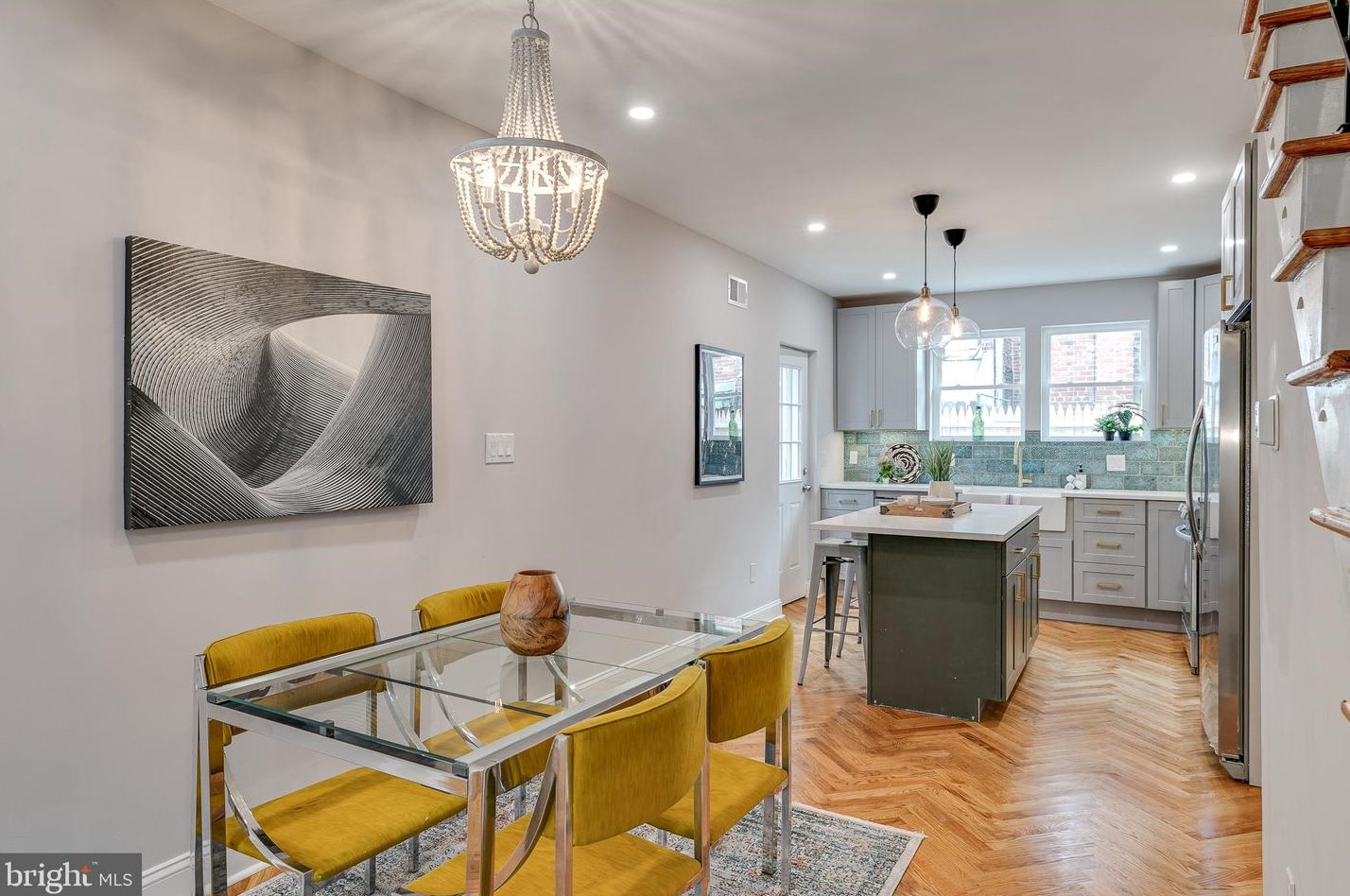 923 Tasker St, Philadelphia PA  19148-1123 exterior