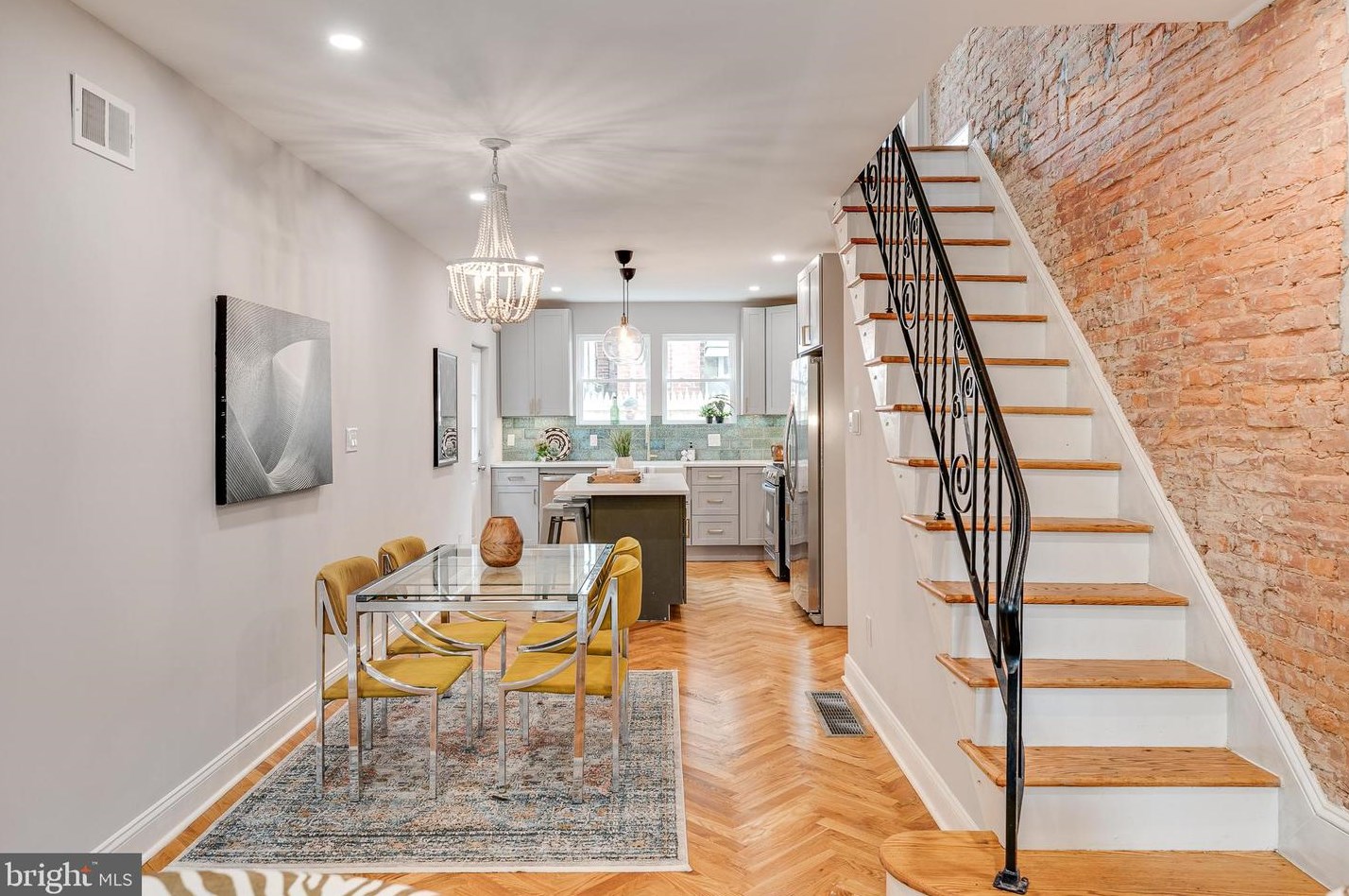 923 Tasker St, Philadelphia PA  19148-1123 exterior