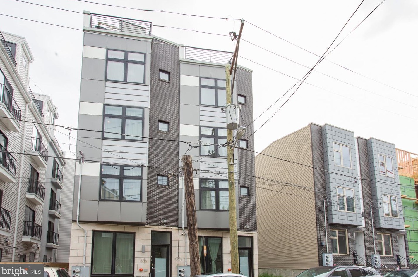 1608 Ogden St, Philadelphia PA  19130-0022 exterior