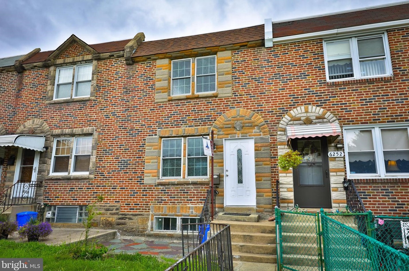 6250 Crafton St, Philadelphia, PA 19149-3509