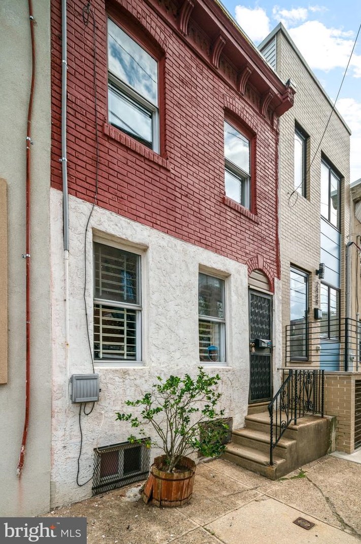 2451 Jasper St, Philadelphia, PA 19125