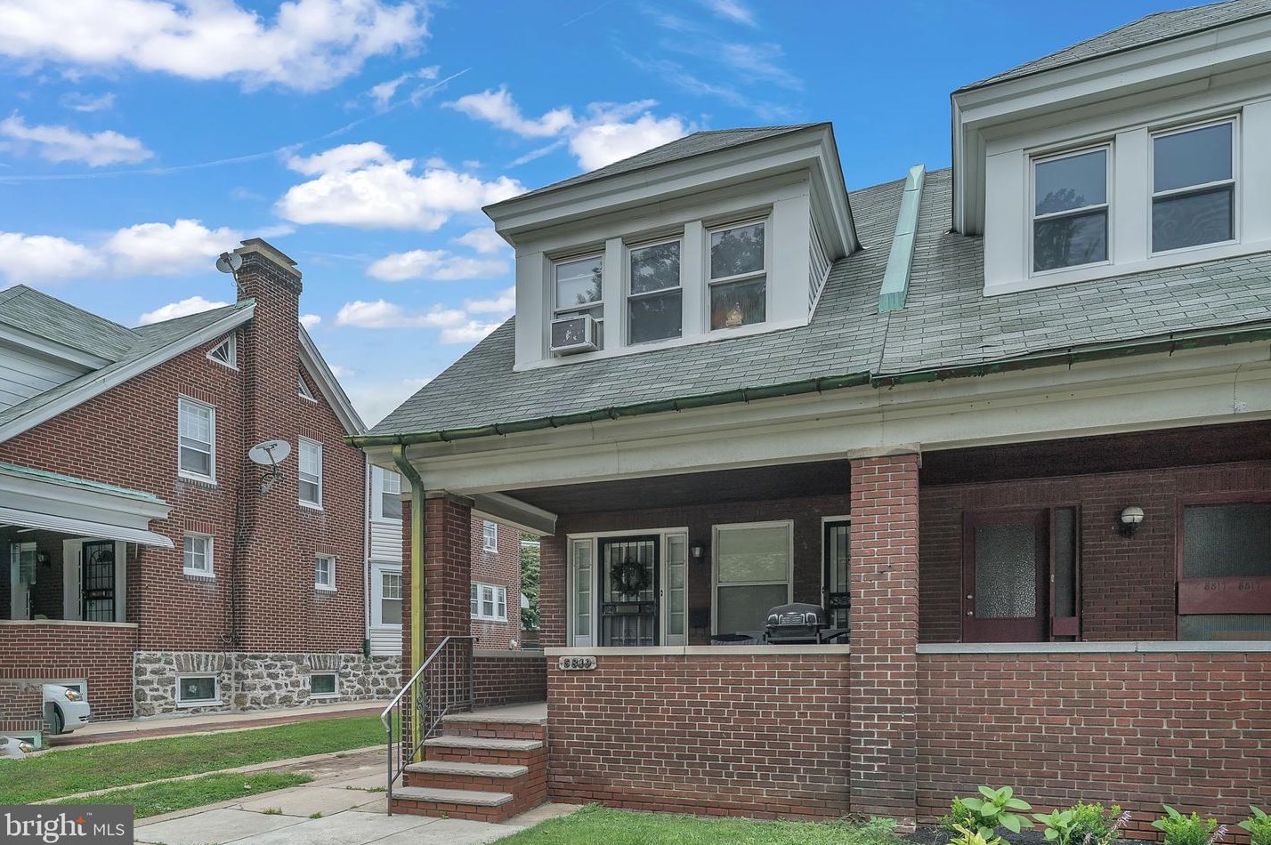 5819 Henry Ave, Philadelphia, PA 19128-1702