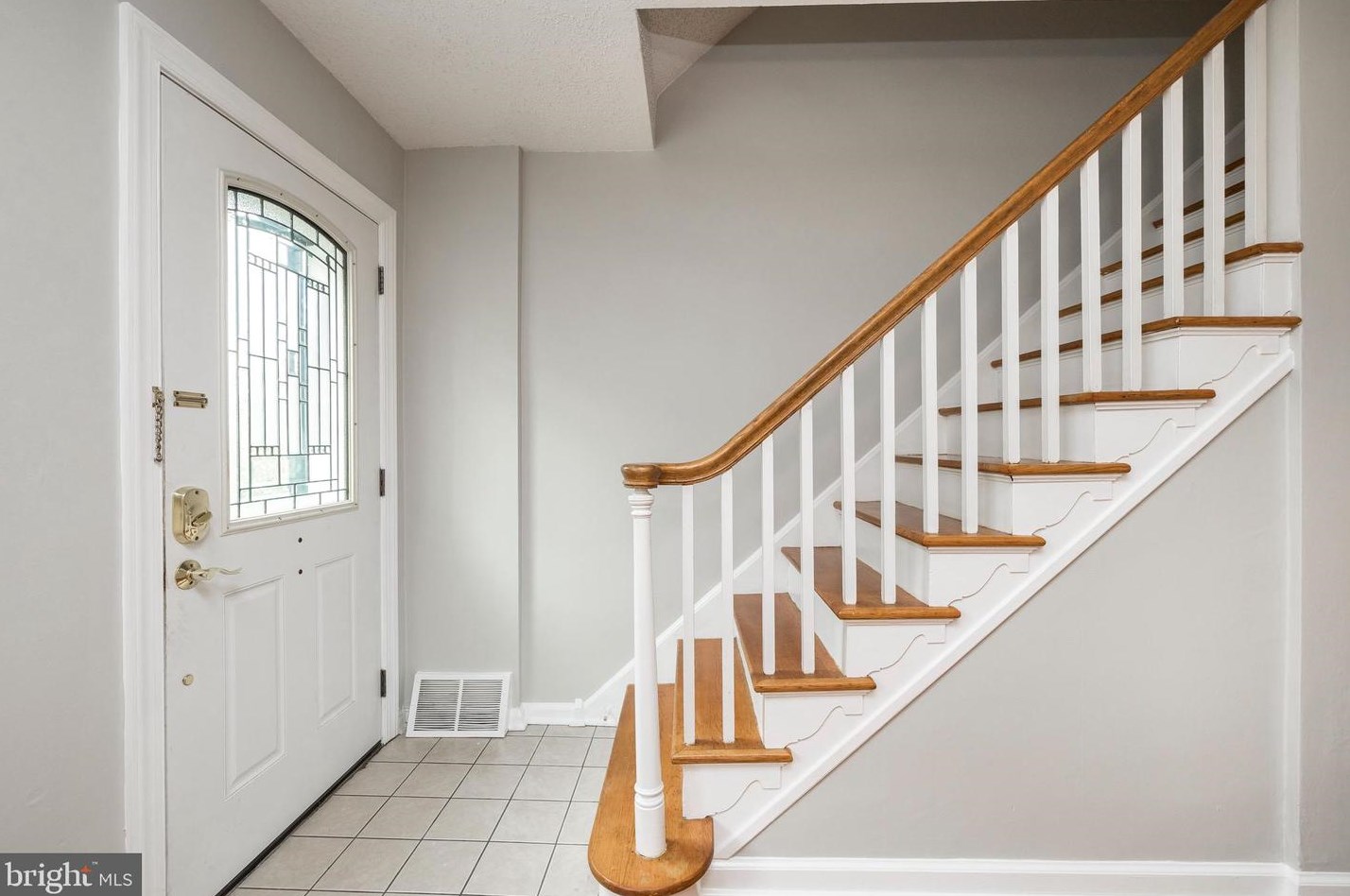 347 Salaignac St, Philadelphia, PA 19128-5123