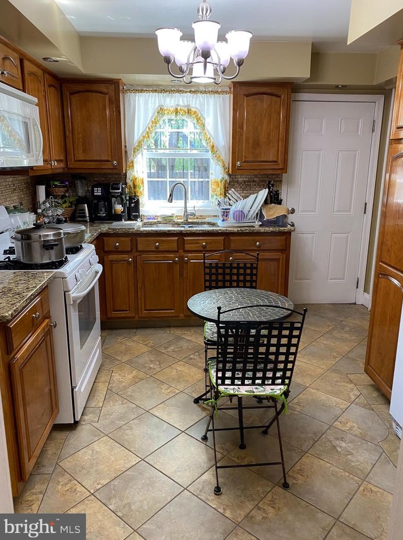 142 Luray St, Philadelphia PA  19120-4425 exterior