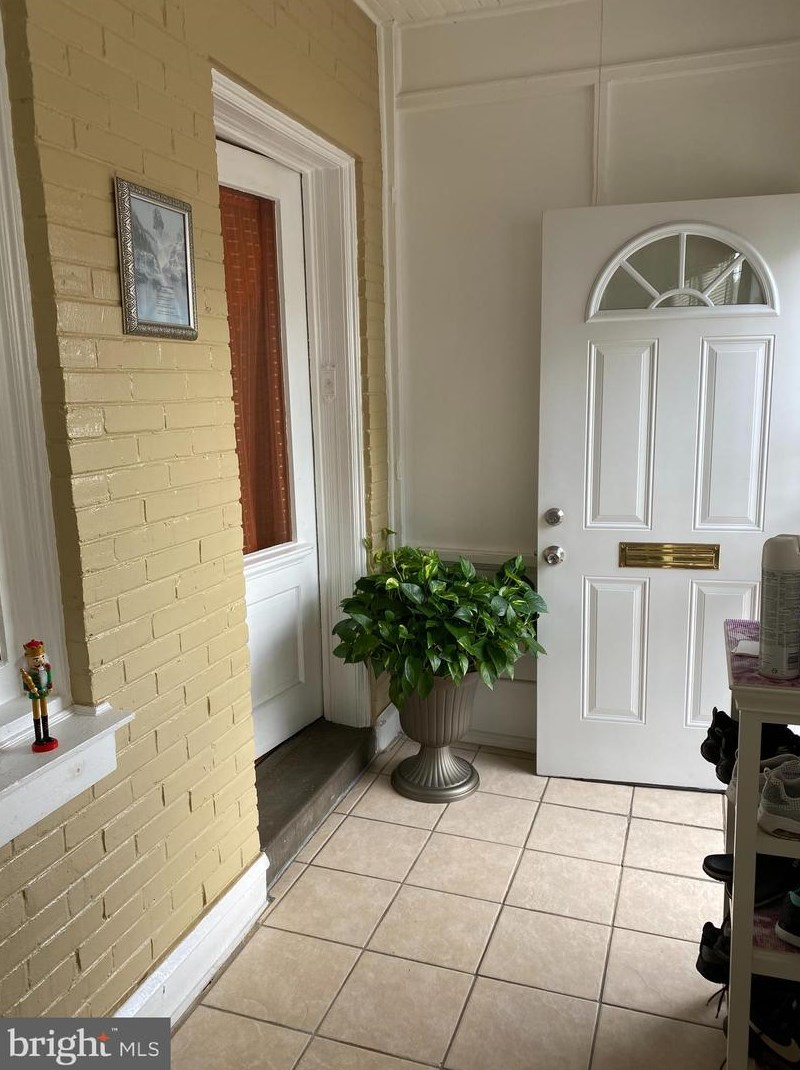 142 Luray St, Philadelphia PA  19120-4425 exterior