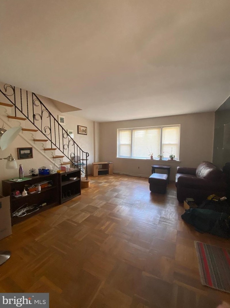 1746 Tustin St, Philadelphia, PA 19152-1808
