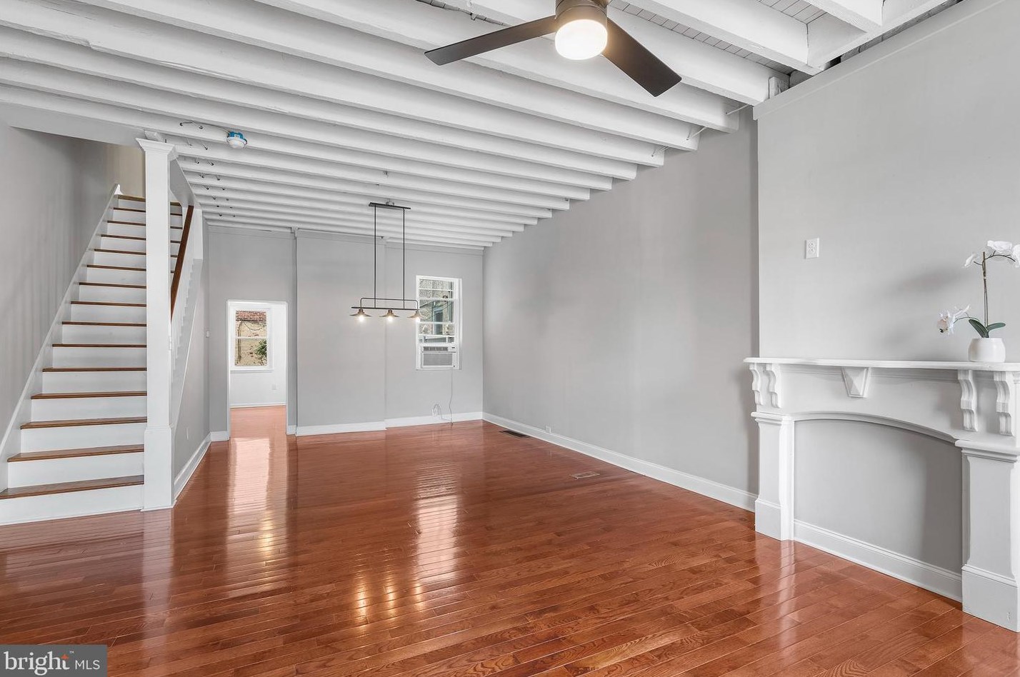 114 Diamond St, Philadelphia, PA 19122