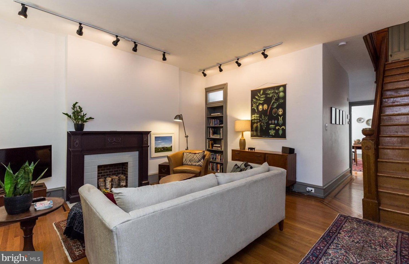 2518 E Norris St, Philadelphia, PA 19125