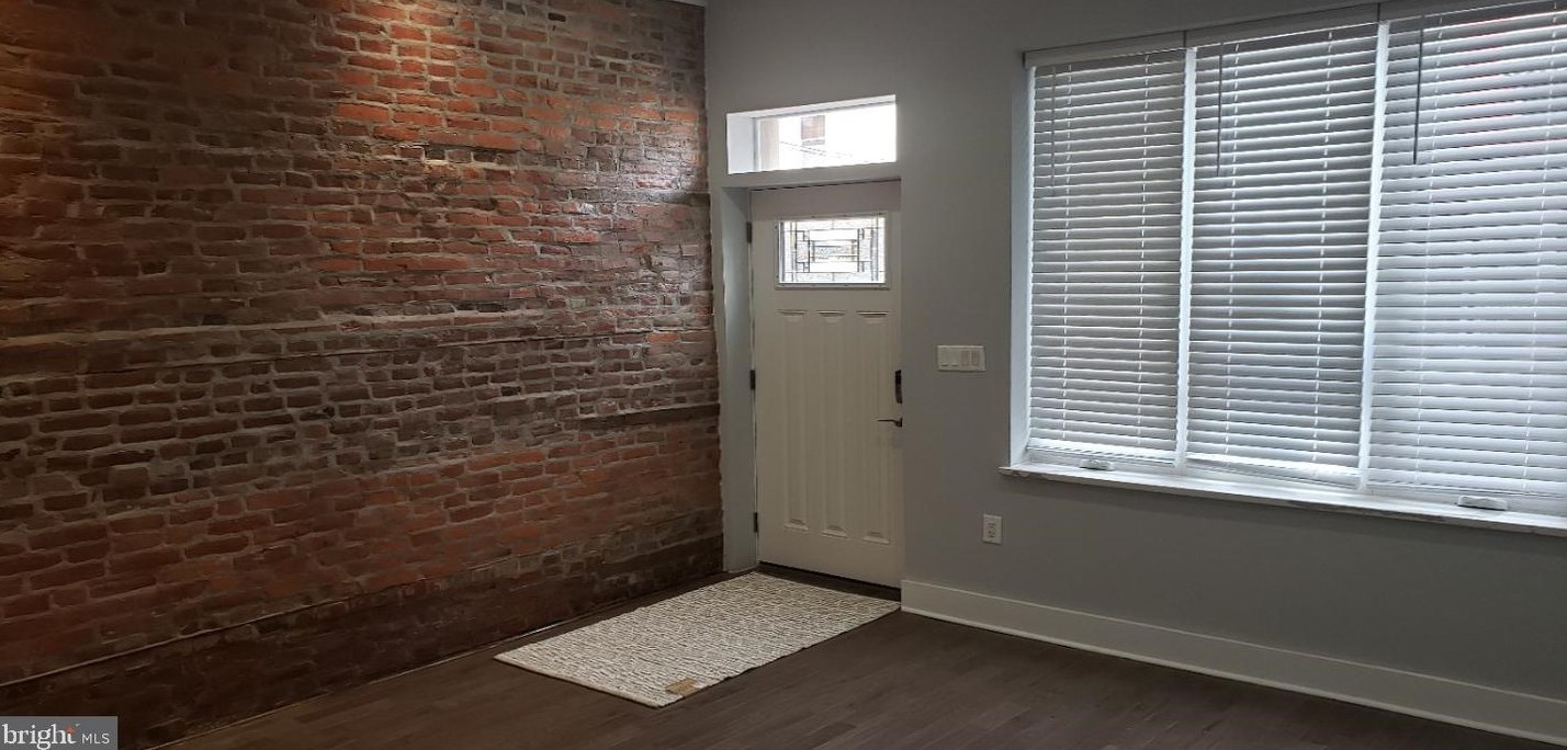 1124 Dauphin St, Philadelphia, PA 19133-1018