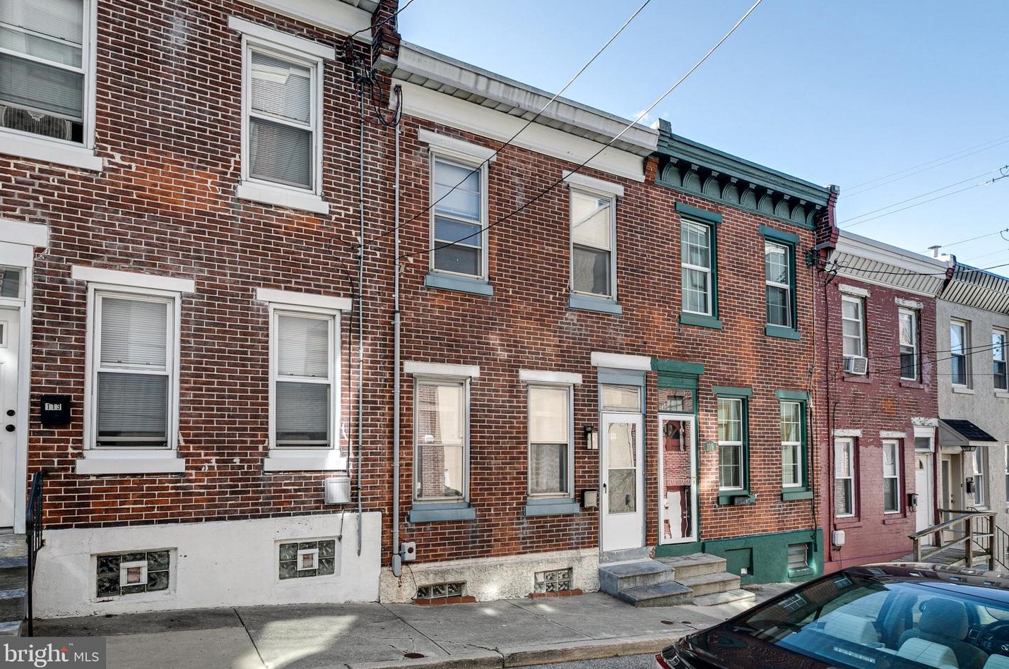 111 Kingsley St, Philadelphia PA  19127-1708 exterior