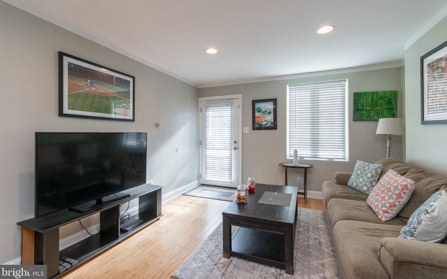 2544 Sepviva St, Philadelphia PA  19125-2227 exterior