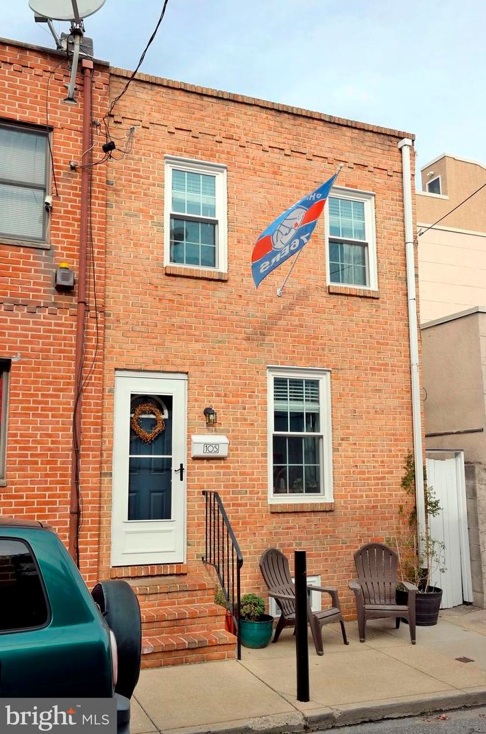 105 Mountain St, Philadelphia, PA 19148-1317