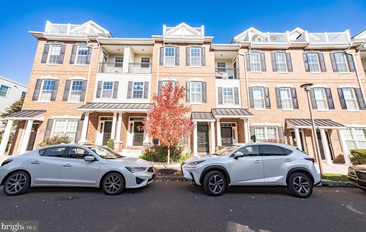 4443 Driftwood Dr, Philadelphia, PA 19129-1783