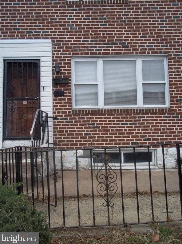 6337 Guyer Ave, Philadelphia, PA 19142-3012