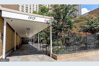 1919 Chestnut Street #1017 - Photo 1