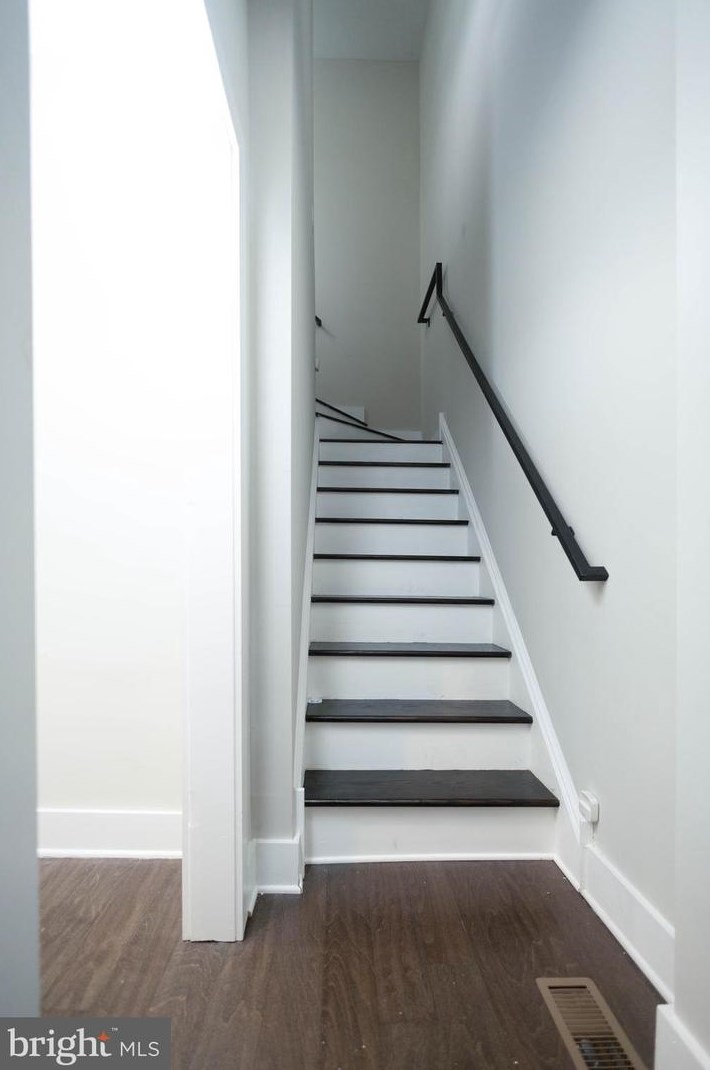 1243 Myrtlewood St, Philadelphia PA  19121-4514 exterior