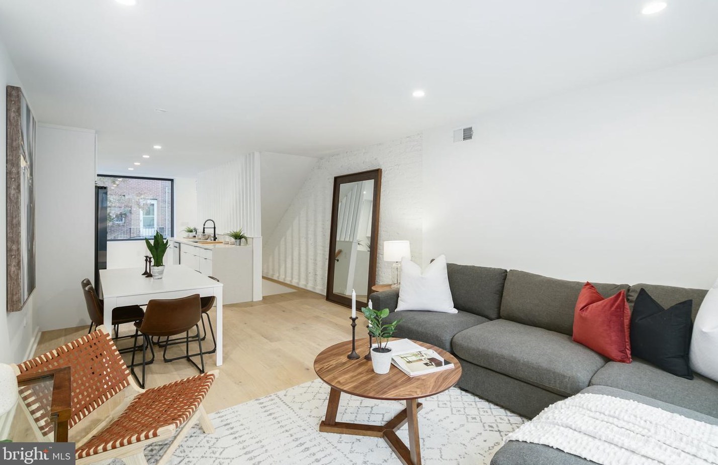 826 Mcclellan St, Philadelphia PA  19148-1628 exterior