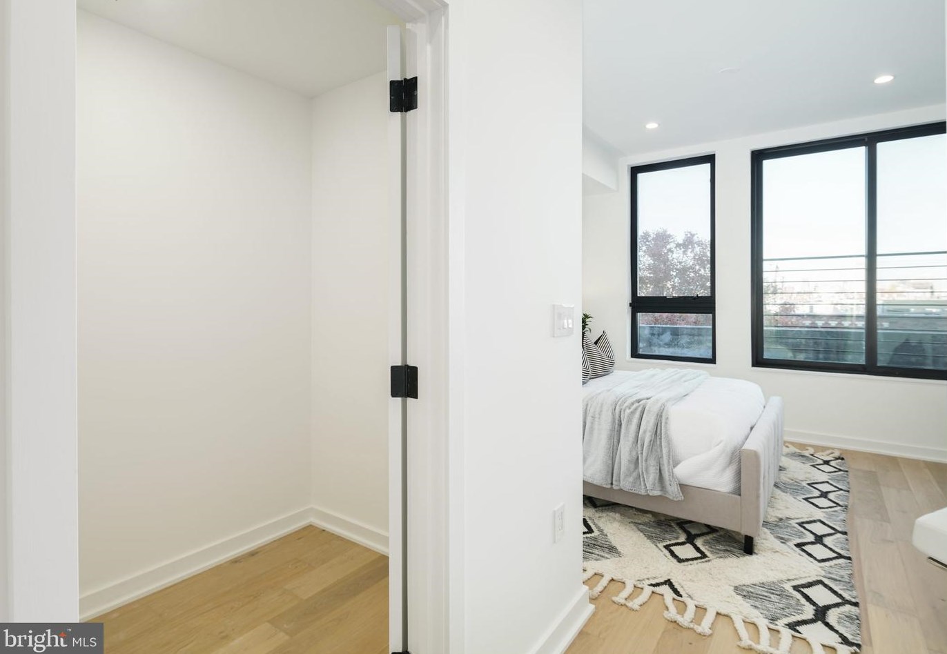 826 Mcclellan St, Philadelphia PA  19148-1628 exterior