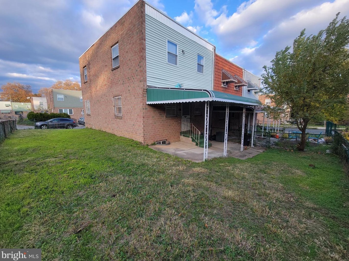 2112 Camac St, Philadelphia, PA 19122-1107