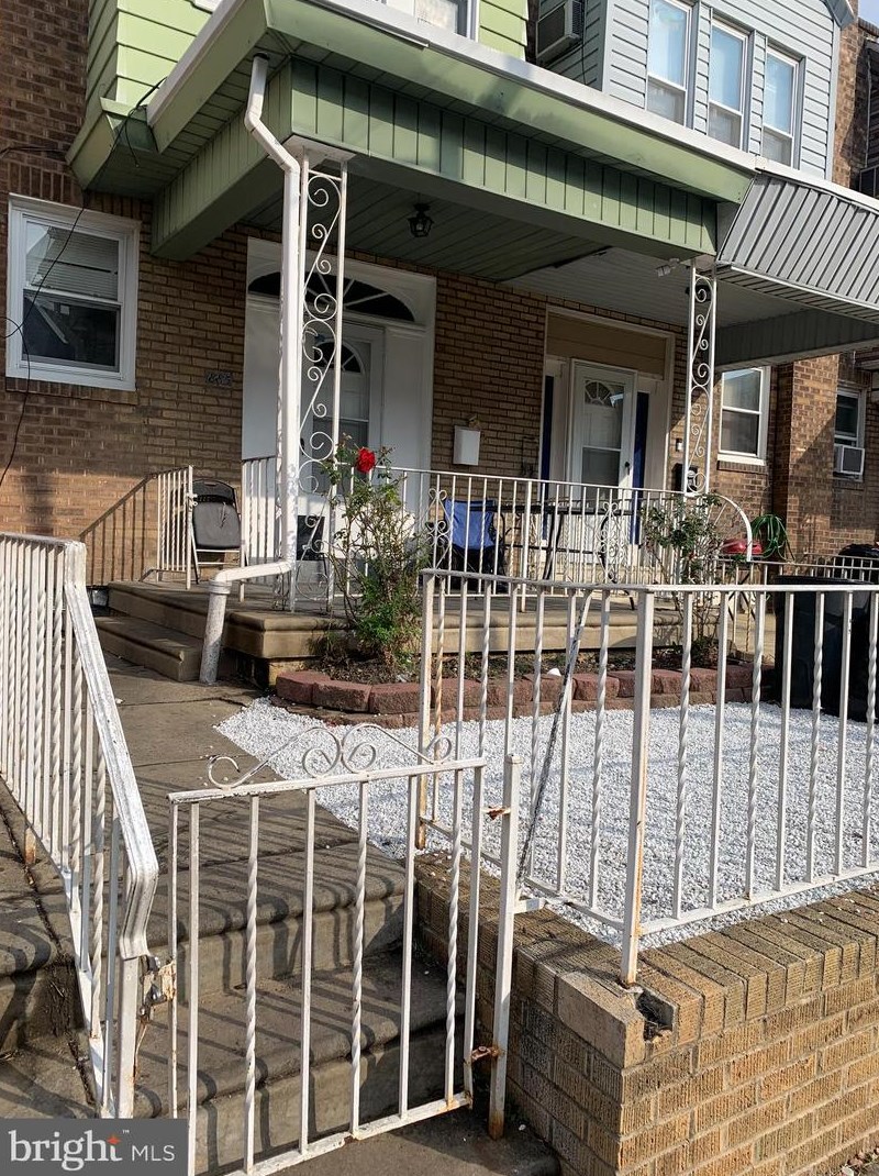 885 Granite St, Philadelphia, PA 19124-1728