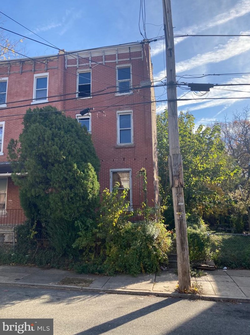 28 Clapier St, Philadelphia, PA 19144-5933