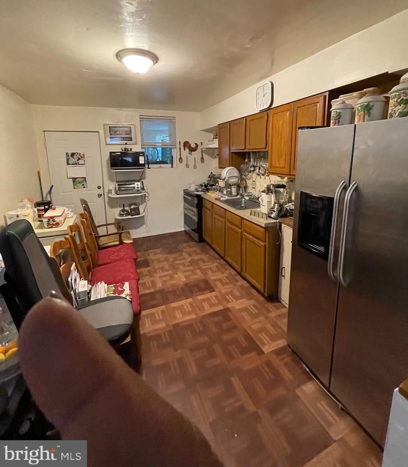 6027 Allman St, Philadelphia, PA 19142-1408