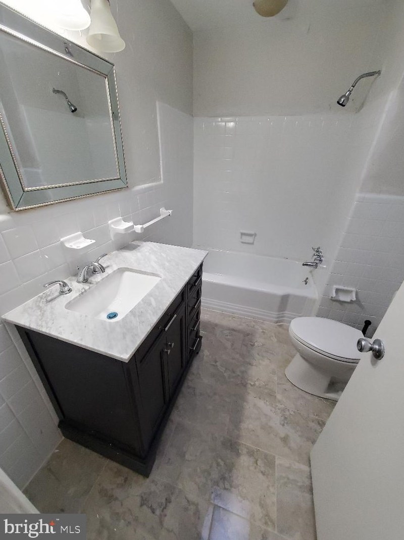 1015 67th St, Philadelphia PA 19151-3002 exterior