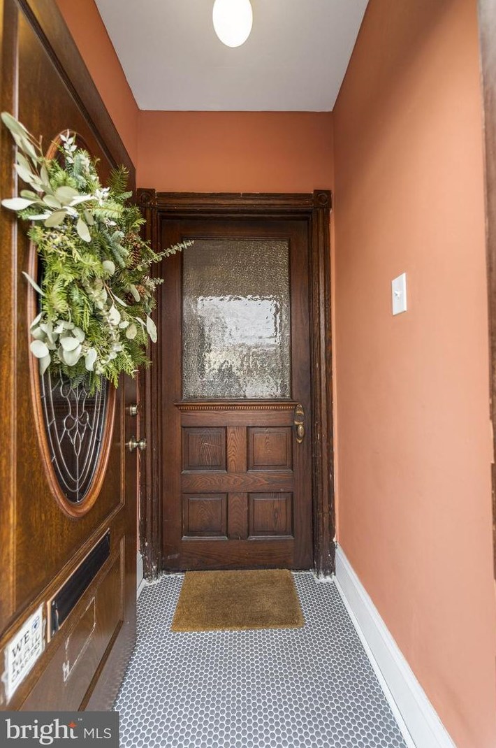 18 Penn St, Philadelphia, PA 19144-2910