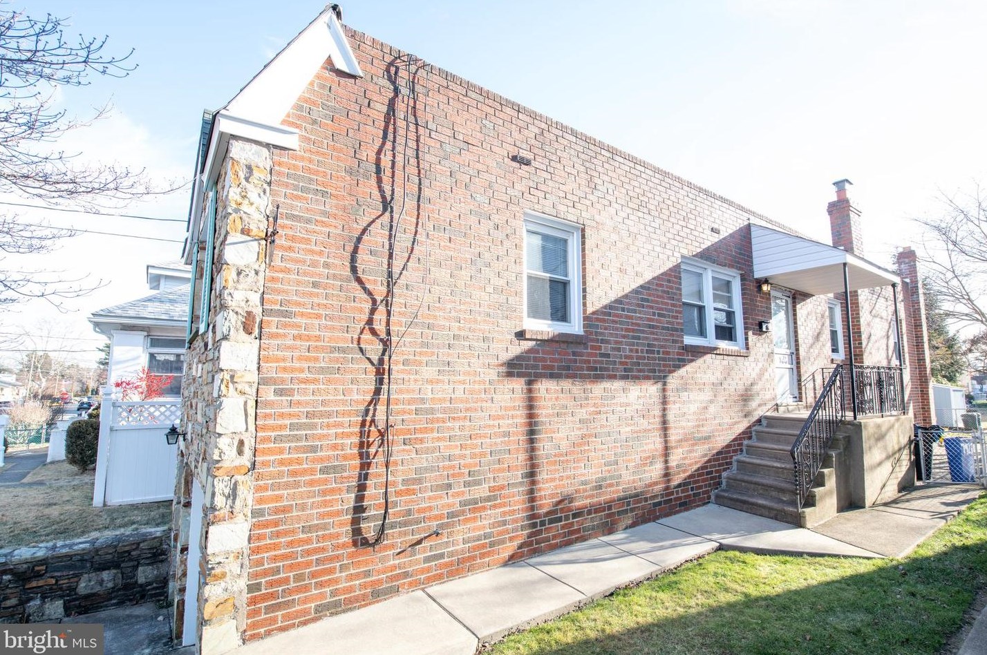 7423 Montour St, Philadelphia, PA 19111-3609