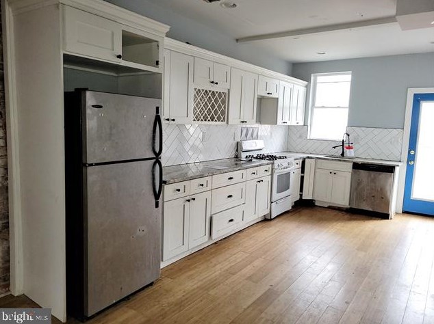 5381 Montgomery Ave, Philadelphia, PA 19131-3228