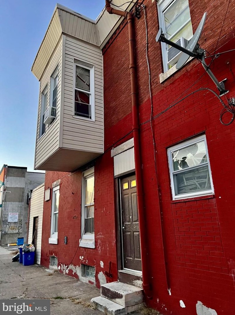 3900 Fairhill St, Philadelphia, PA 19140-3305