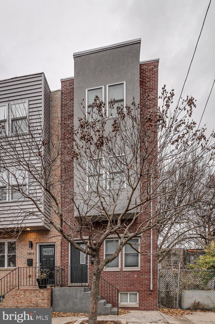1901 Manton St, Philadelphia PA  19146-2924 exterior