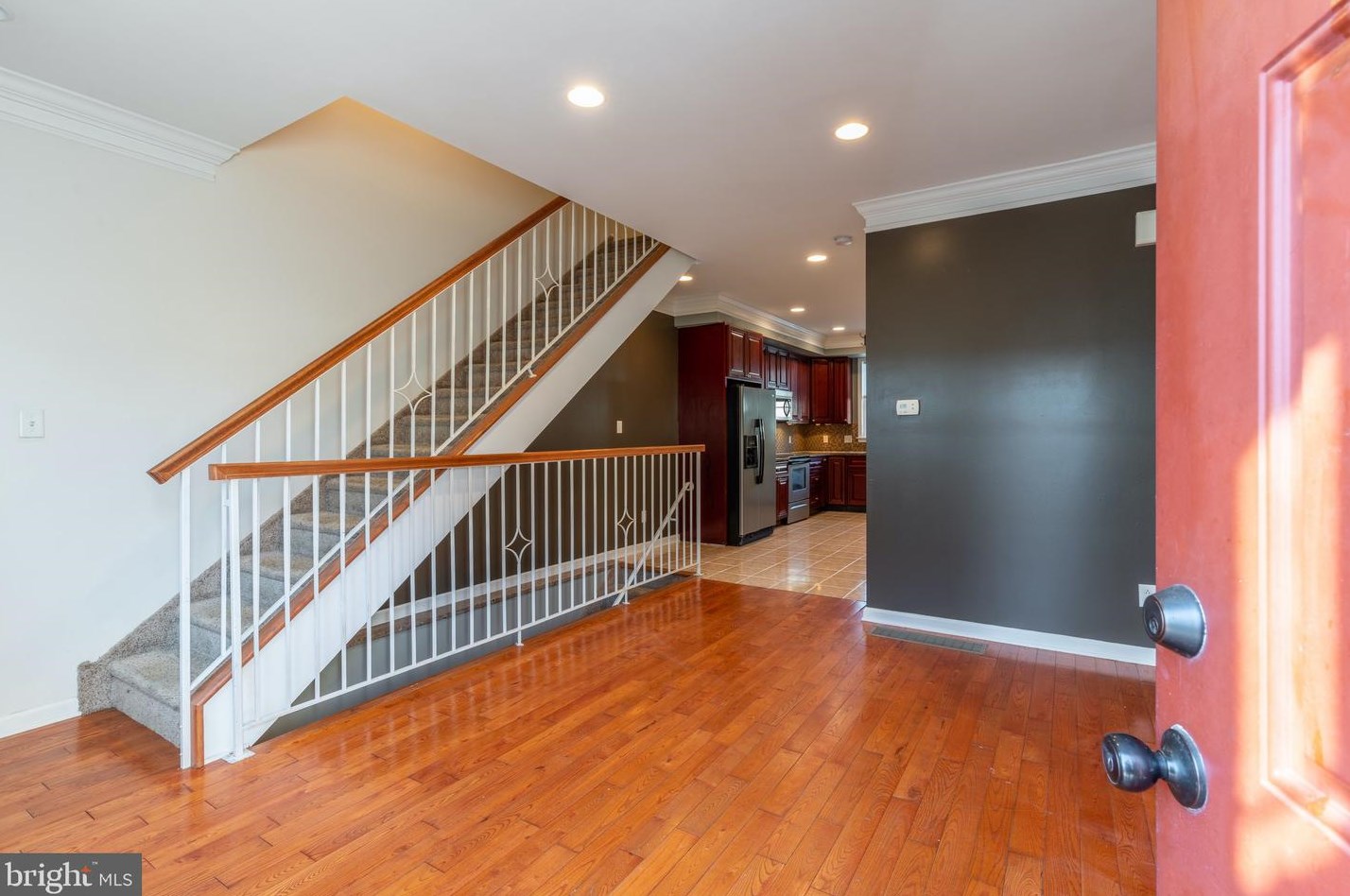 2988 Almond St, Philadelphia, PA 19134-4928