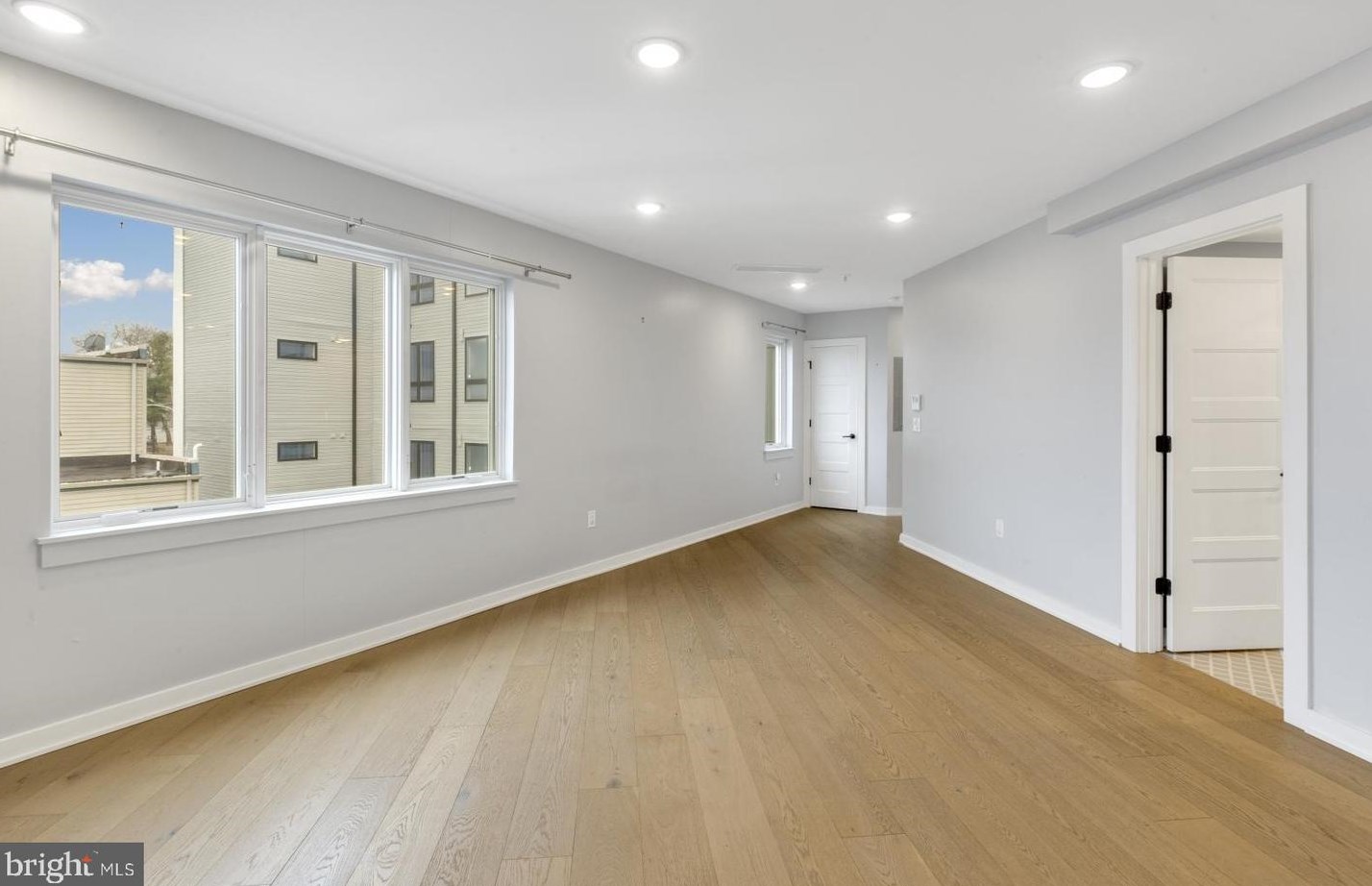 1716 Cambridge St, Philadelphia, PA 19130-1506