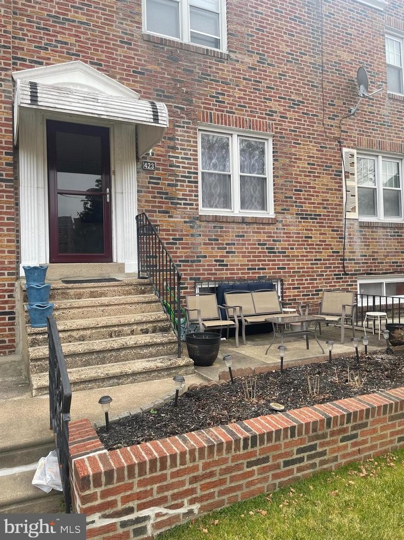 423 Edgemore Rd, Philadelphia, PA 19151-4018