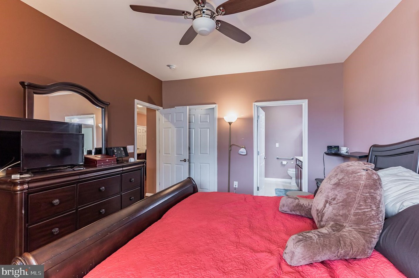 15127 Sunflower Dr, Philadelphia PA 19116-1310 exterior