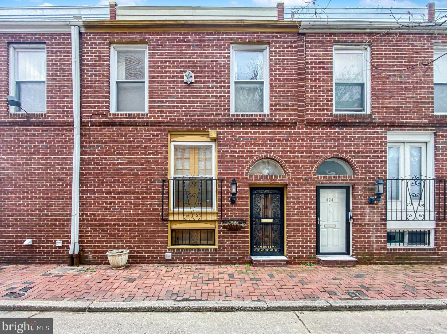 426 Hutchinson St, Philadelphia, PA 19147-1240