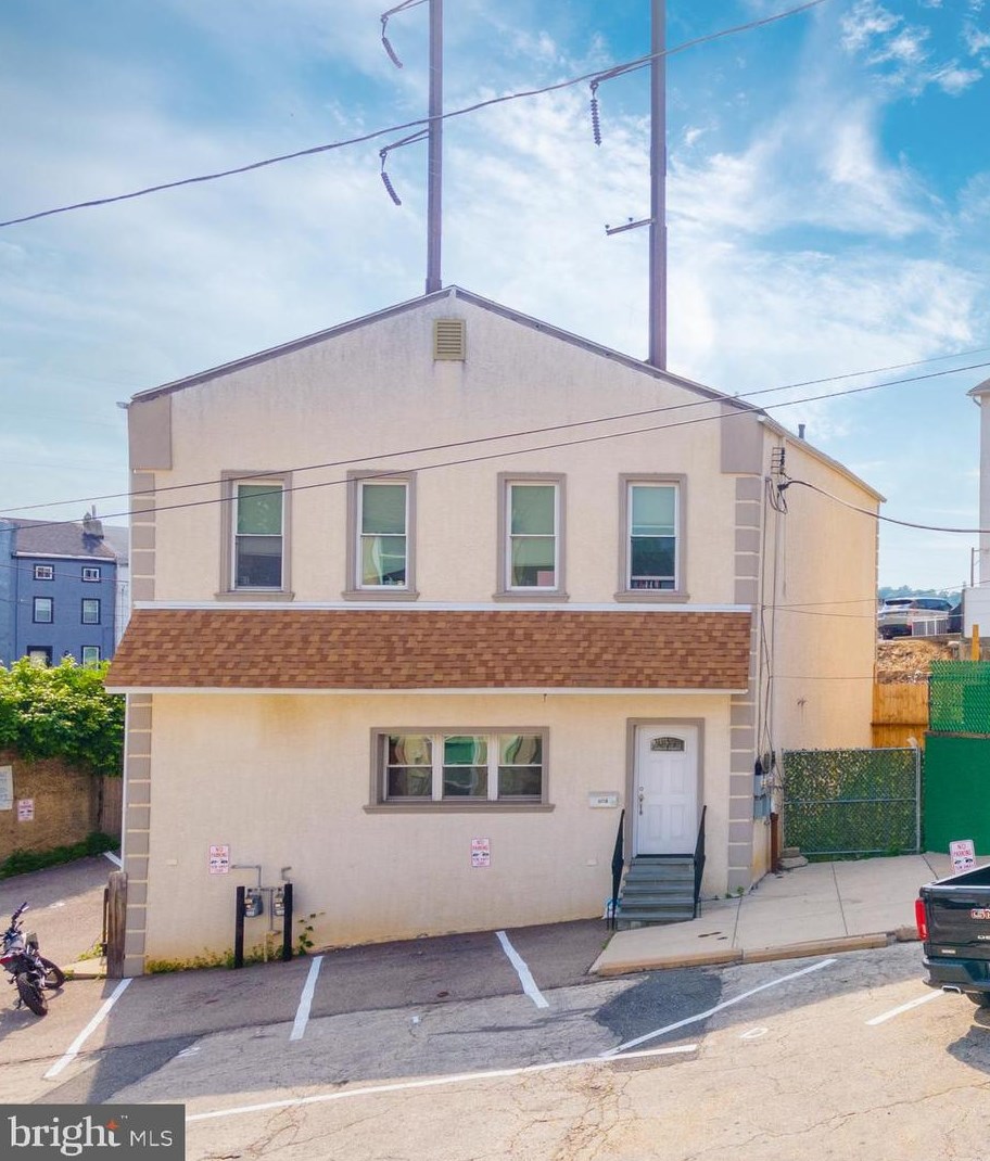 4620 Umbria St, Philadelphia, PA 19127-1913