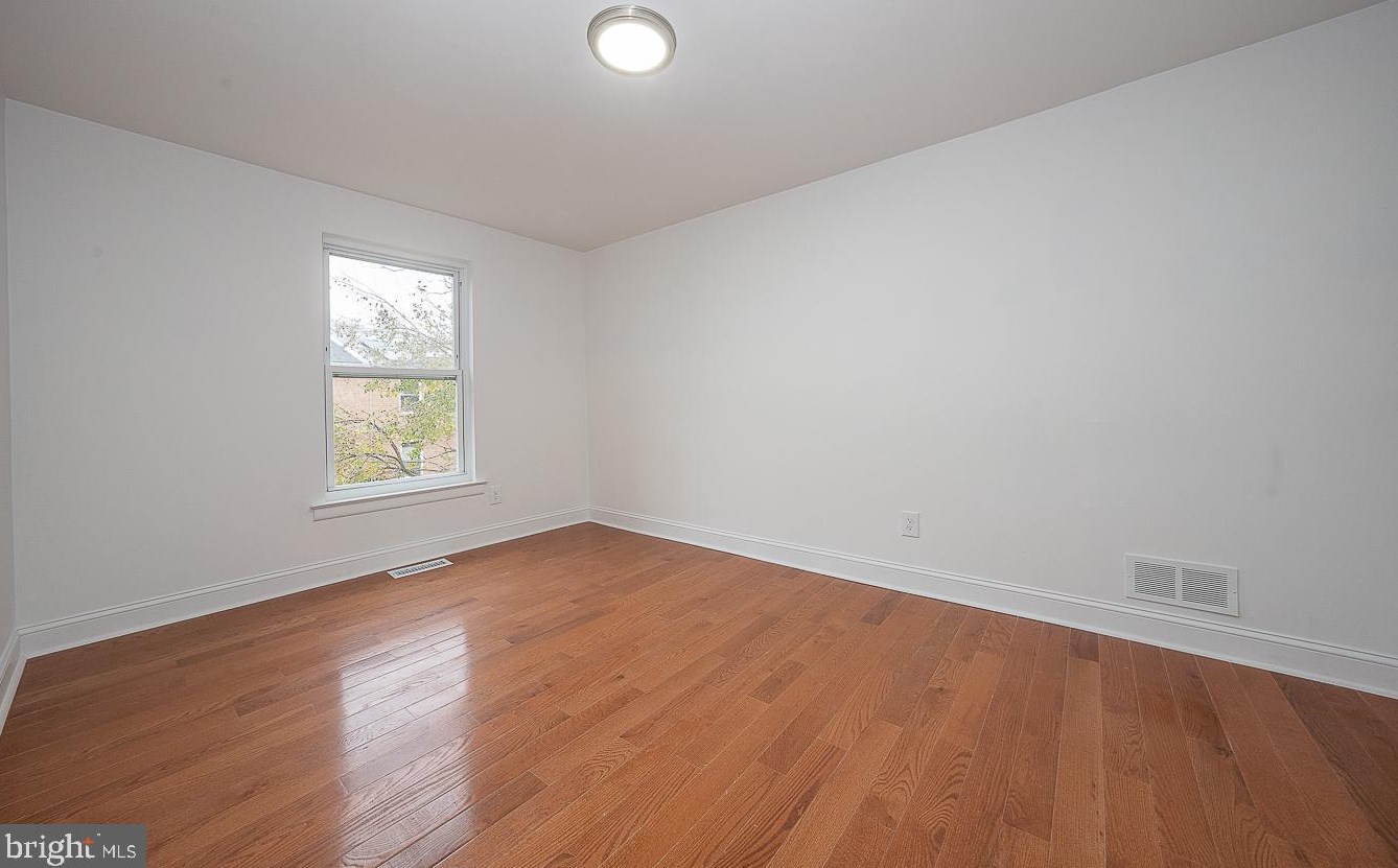 7713 Delphi Pl, Philadelphia PA  19153-1737 exterior