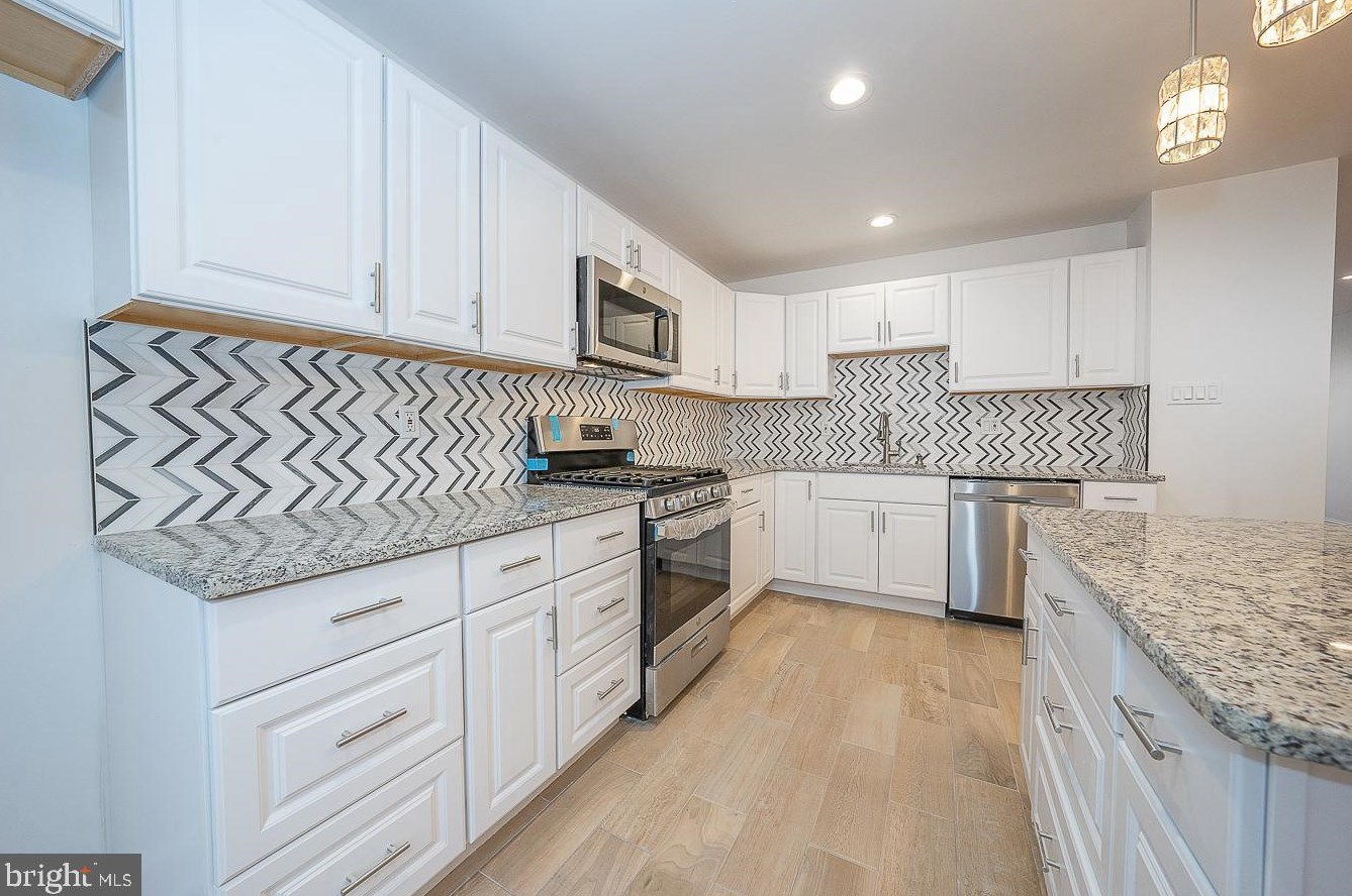 7713 Delphi Pl, Philadelphia PA  19153-1737 exterior