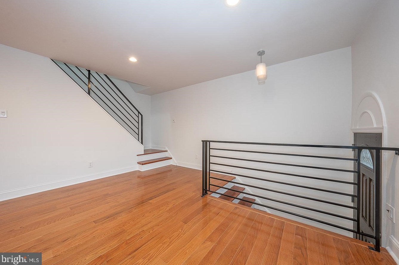 7713 Delphi Pl, Philadelphia PA  19153-1737 exterior