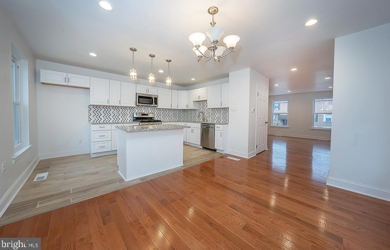 7713 Delphi Pl, Philadelphia PA  19153-1737 exterior
