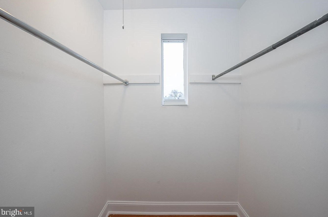 7713 Delphi Pl, Philadelphia PA  19153-1737 exterior