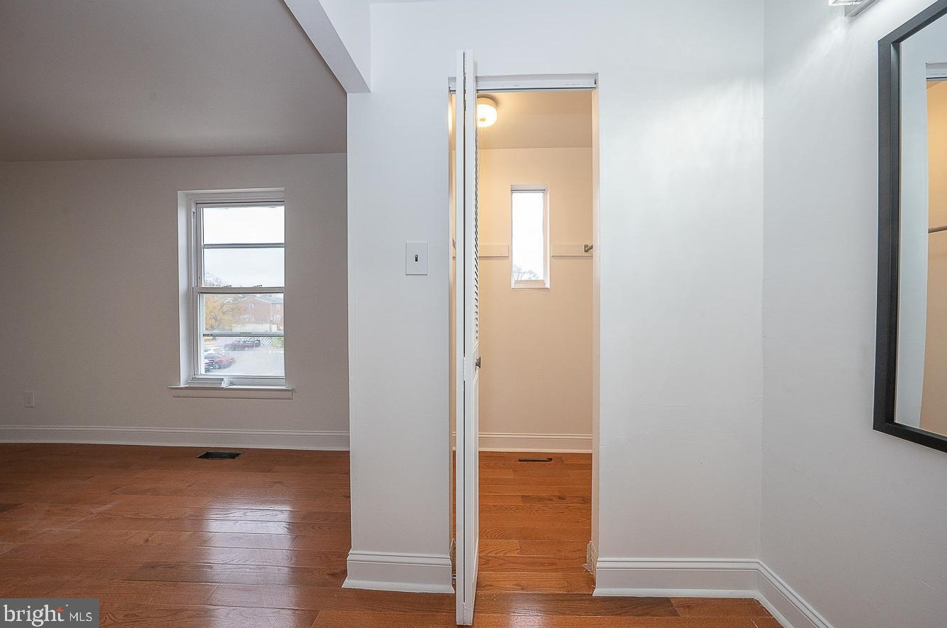 7713 Delphi Pl, Philadelphia PA  19153-1737 exterior