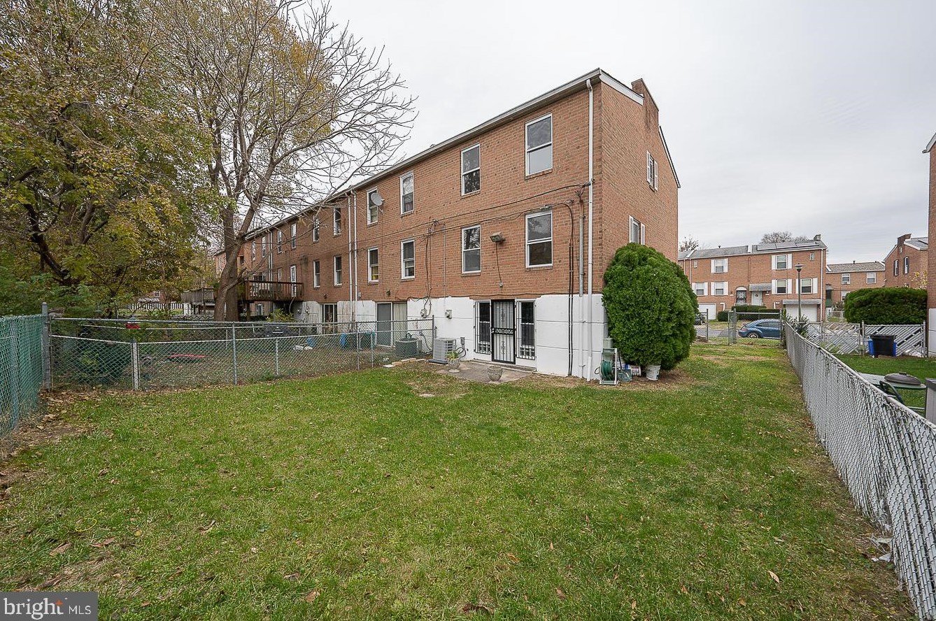 7713 Delphi Pl, Philadelphia PA  19153-1737 exterior